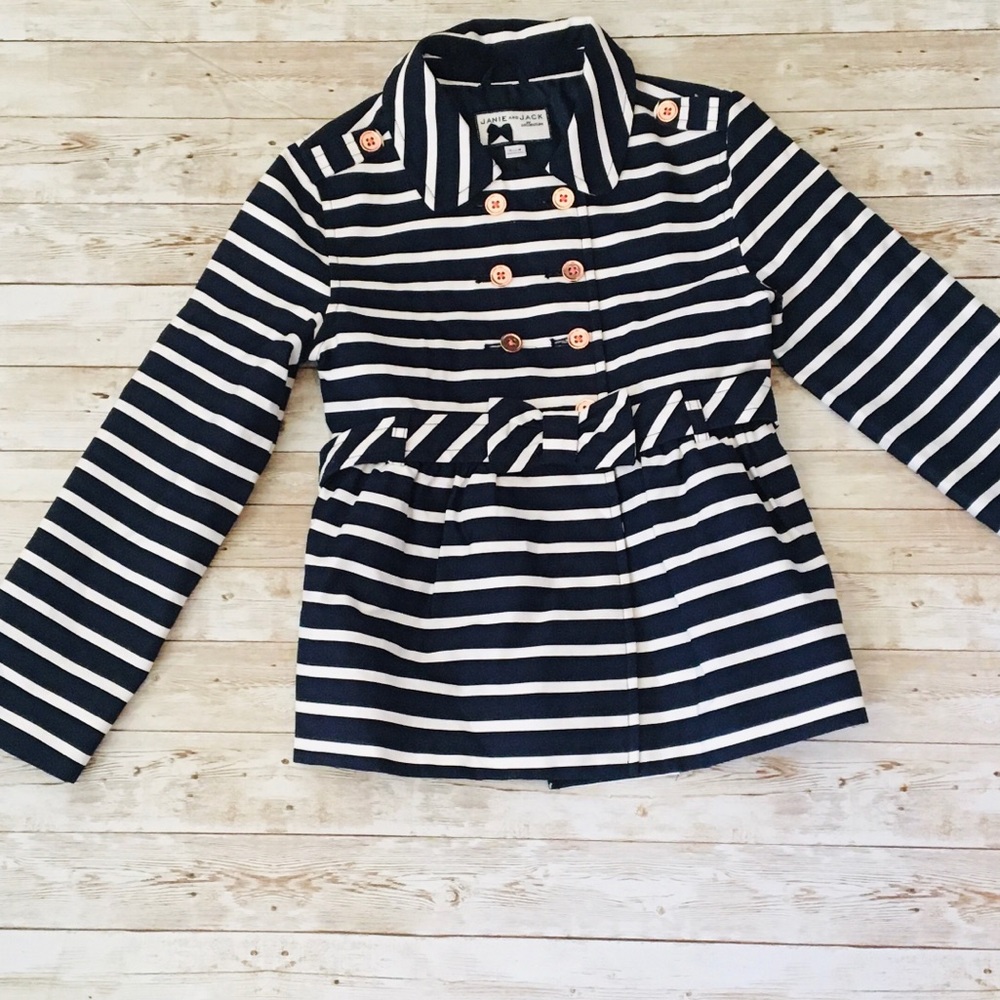 Janie and Jack girls size 5-6 NWOT bow trench coat